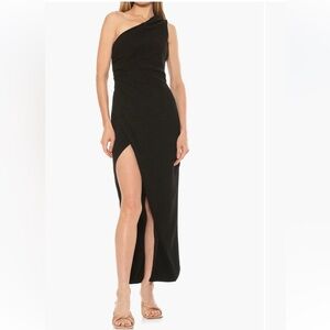 Alexia Admor
Alessi One-Shoulder Maxi Dress